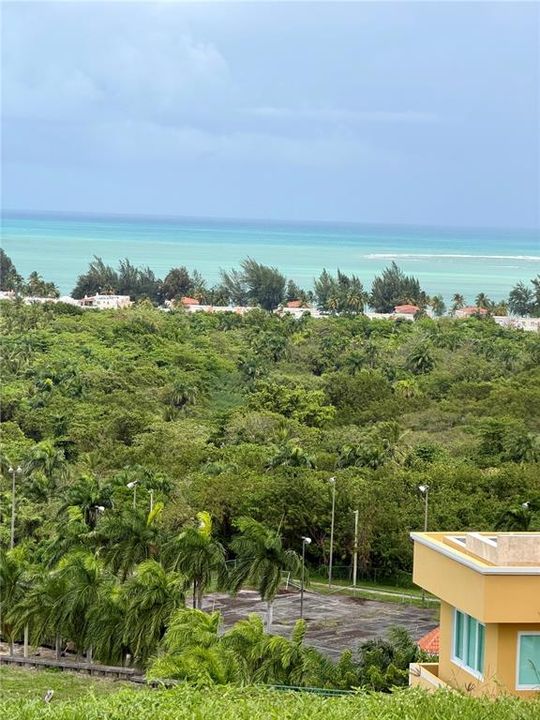 For Sale: $300,000 (3 beds, 2 baths, 1824 Square Feet)