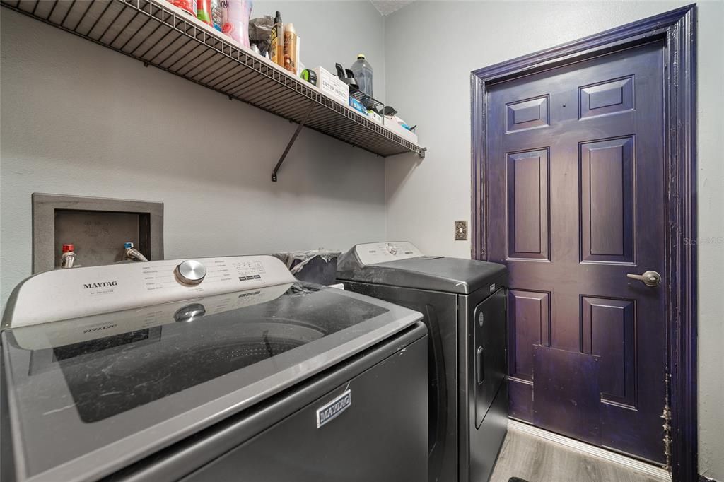 En Venta: $389,000 (4 camas, 2 baños, 1938 Pies cuadrados)