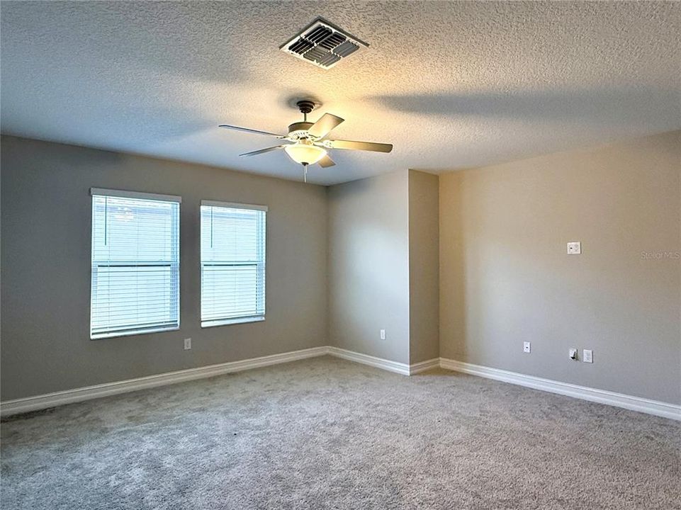 В аренду: $2,850 (4 спален, 2 ванн, 2954 Квадратных фут)