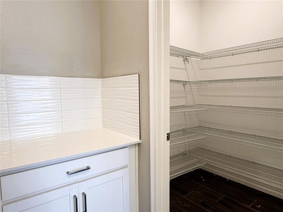 В аренду: $2,850 (4 спален, 2 ванн, 2954 Квадратных фут)