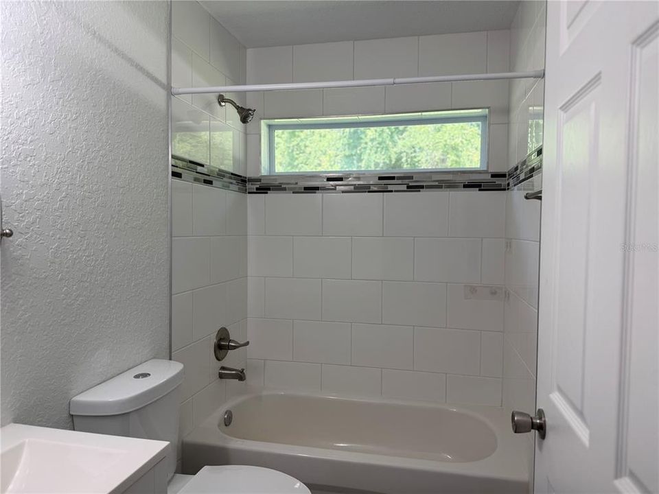 For Rent: $1,800 (3 beds, 2 baths, 1395 Square Feet)