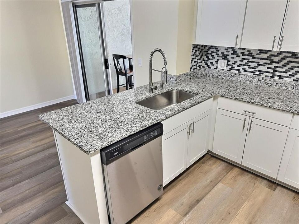 В аренду: $1,850 (2 спален, 1 ванн, 1144 Квадратных фут)