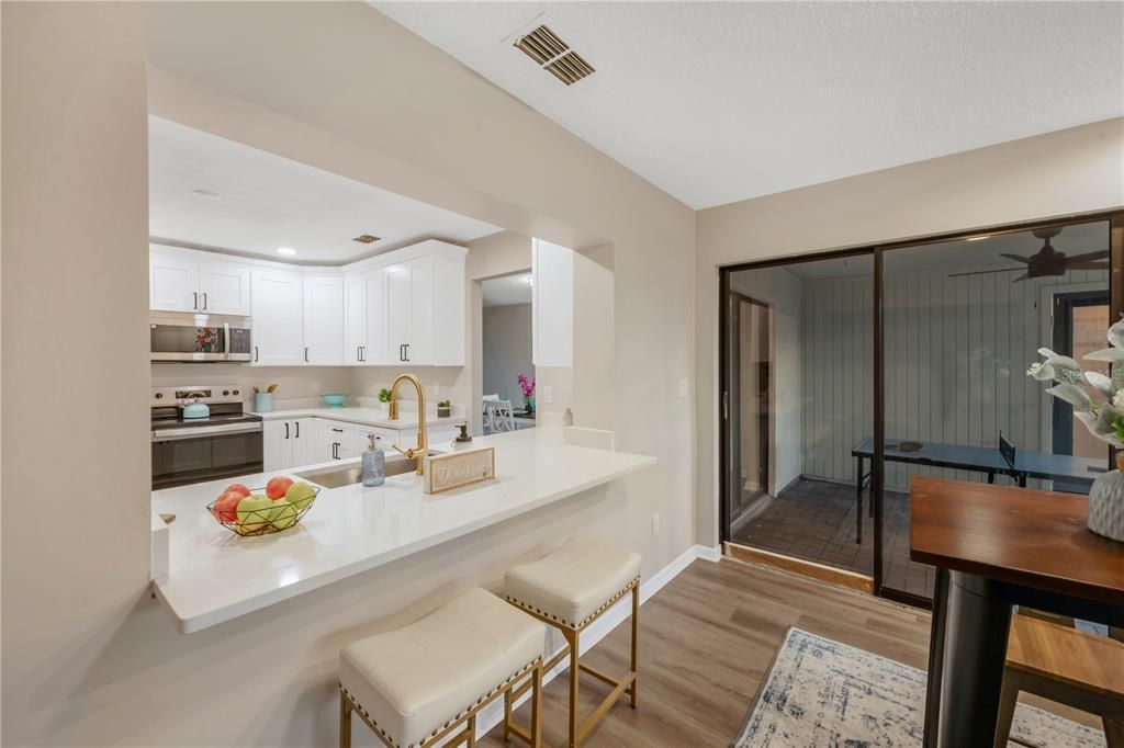 En Venta: $399,900 (3 camas, 2 baños, 1952 Pies cuadrados)