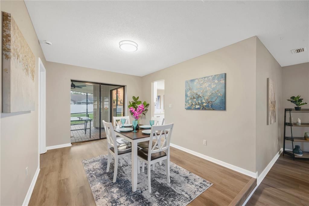 En Venta: $399,900 (3 camas, 2 baños, 1952 Pies cuadrados)