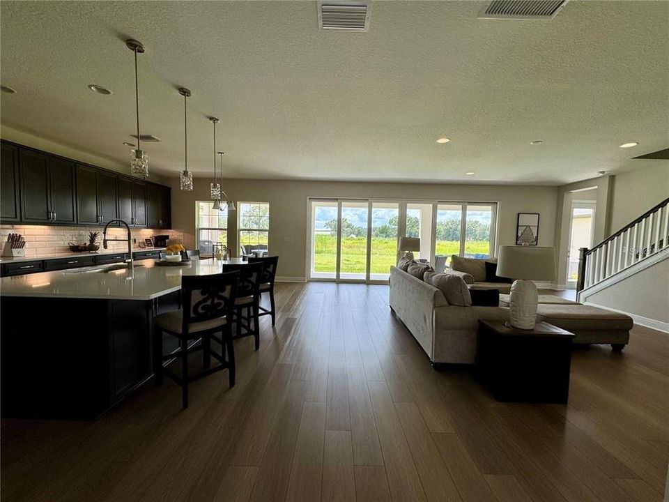 En Venta: $700,000 (5 camas, 4 baños, 3606 Pies cuadrados)
