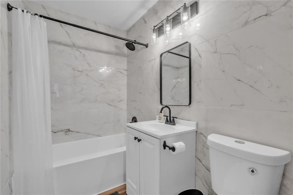 На продажу: $399,000 (4 спален, 2 ванн, 1427 Квадратных фут)