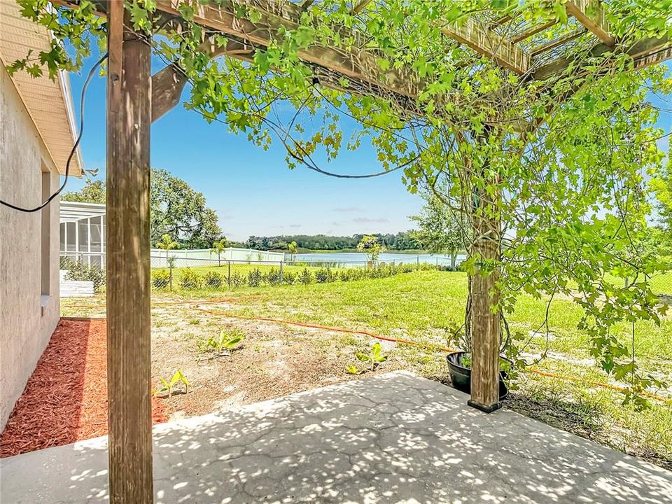 На продажу: $325,000 (3 спален, 2 ванн, 1251 Квадратных фут)