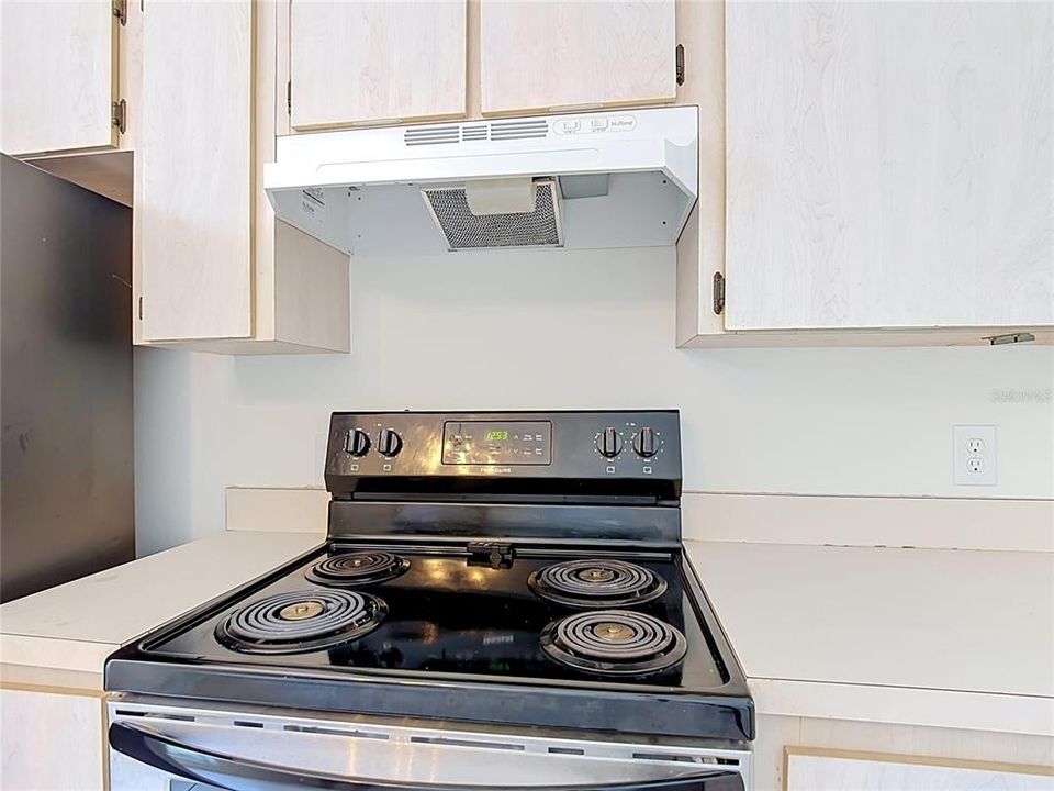 На продажу: $325,000 (3 спален, 2 ванн, 1251 Квадратных фут)