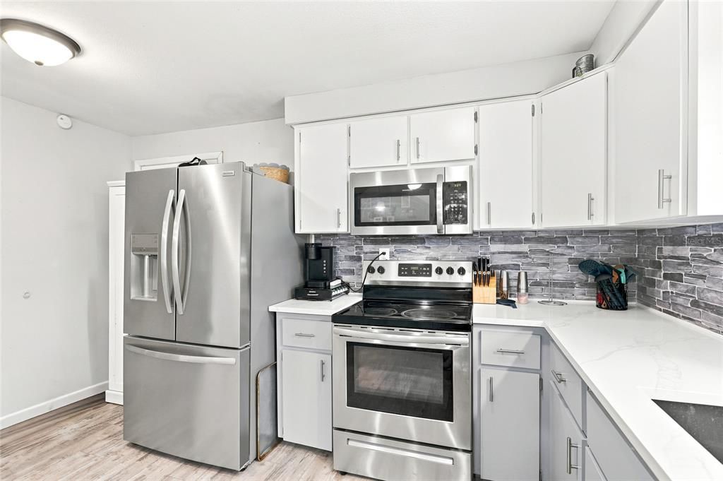 En Venta: $496,997 (4 camas, 2 baños, 2476 Pies cuadrados)
