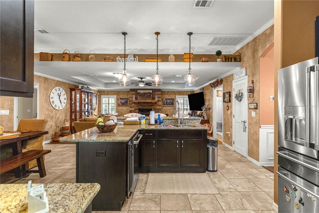 For Sale: $595,000 (4 beds, 3 baths, 3006 Square Feet)