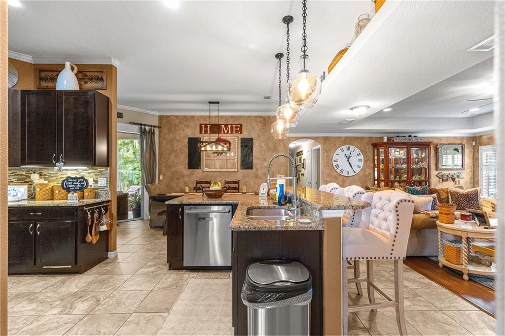 For Sale: $595,000 (4 beds, 3 baths, 3006 Square Feet)