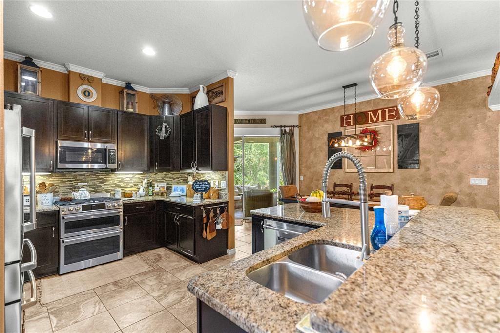 For Sale: $595,000 (4 beds, 3 baths, 3006 Square Feet)