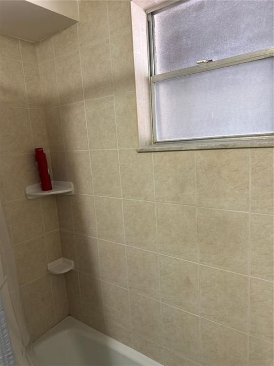 В аренду: $1,400 (1 спален, 1 ванн, 816 Квадратных фут)