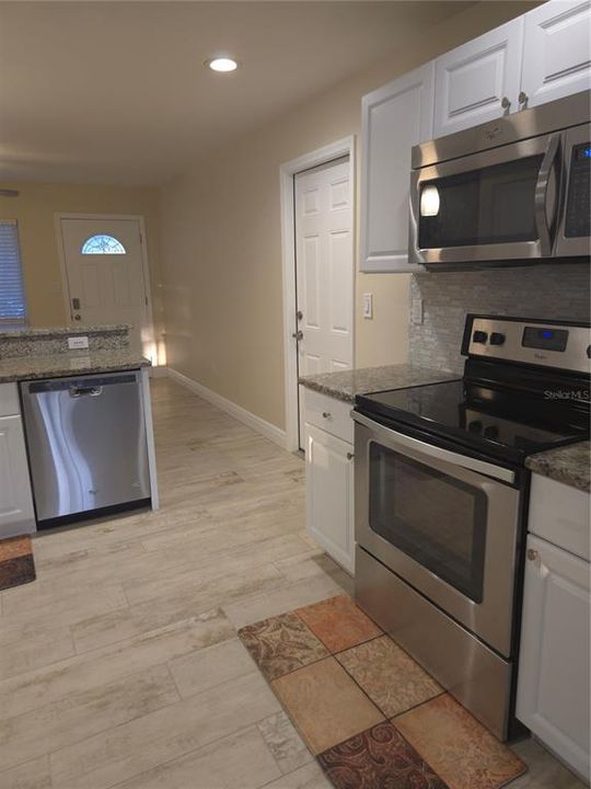 En Venta: $359,000 (2 camas, 1 baños, 888 Pies cuadrados)