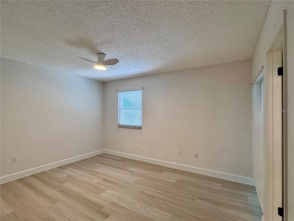 На продажу: $239,900 (3 спален, 2 ванн, 1148 Квадратных фут)
