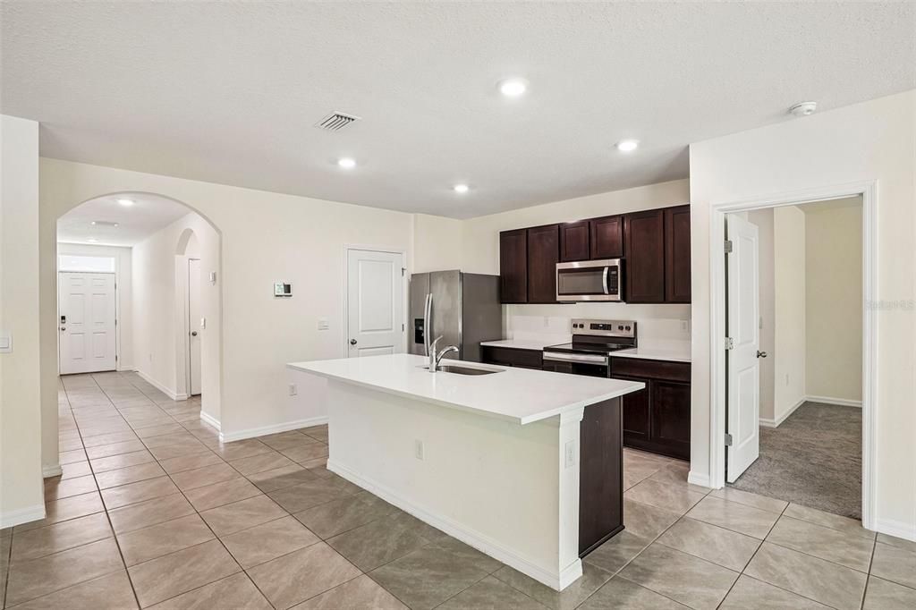 For Sale: $250,000 (3 beds, 2 baths, 1670 Square Feet)