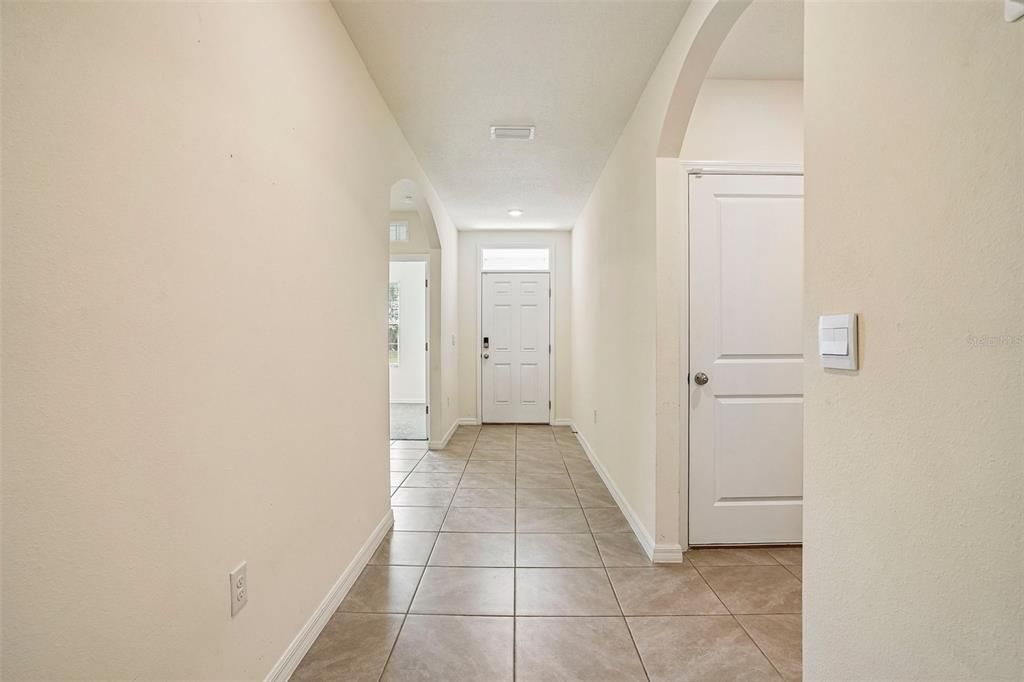 For Sale: $250,000 (3 beds, 2 baths, 1670 Square Feet)