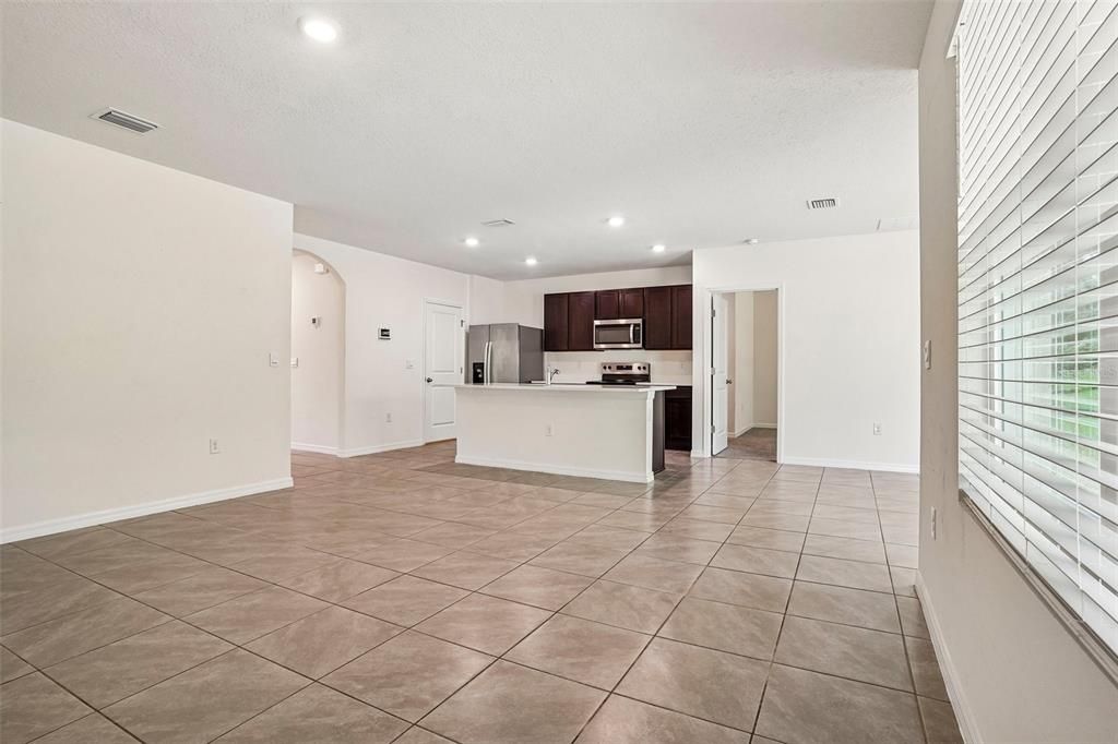 For Sale: $250,000 (3 beds, 2 baths, 1670 Square Feet)