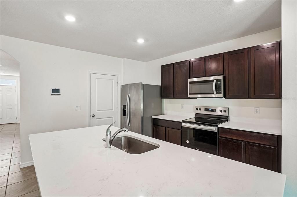 For Sale: $250,000 (3 beds, 2 baths, 1670 Square Feet)