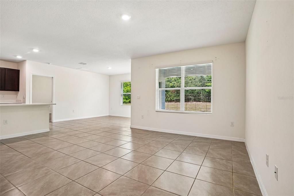 For Sale: $250,000 (3 beds, 2 baths, 1670 Square Feet)