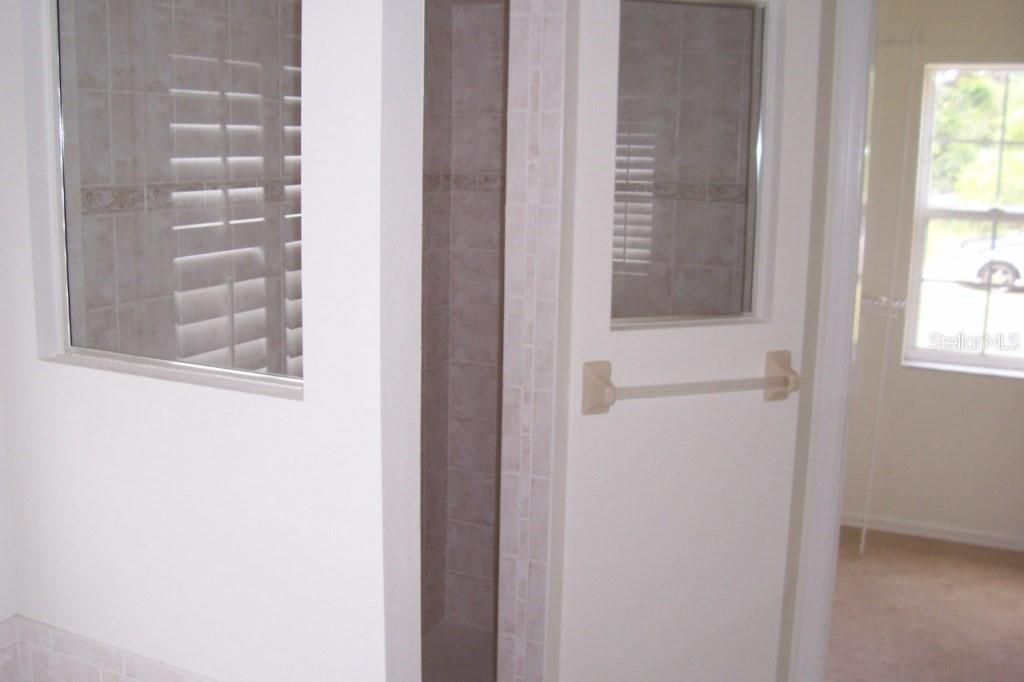 For Rent: $2,300 (3 beds, 2 baths, 1628 Square Feet)
