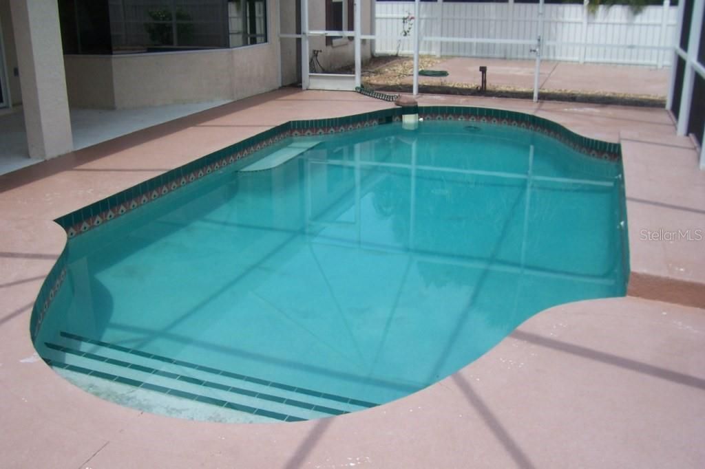 For Rent: $2,300 (3 beds, 2 baths, 1628 Square Feet)