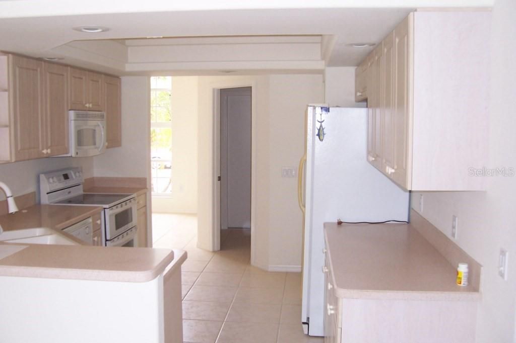 For Rent: $2,300 (3 beds, 2 baths, 1628 Square Feet)
