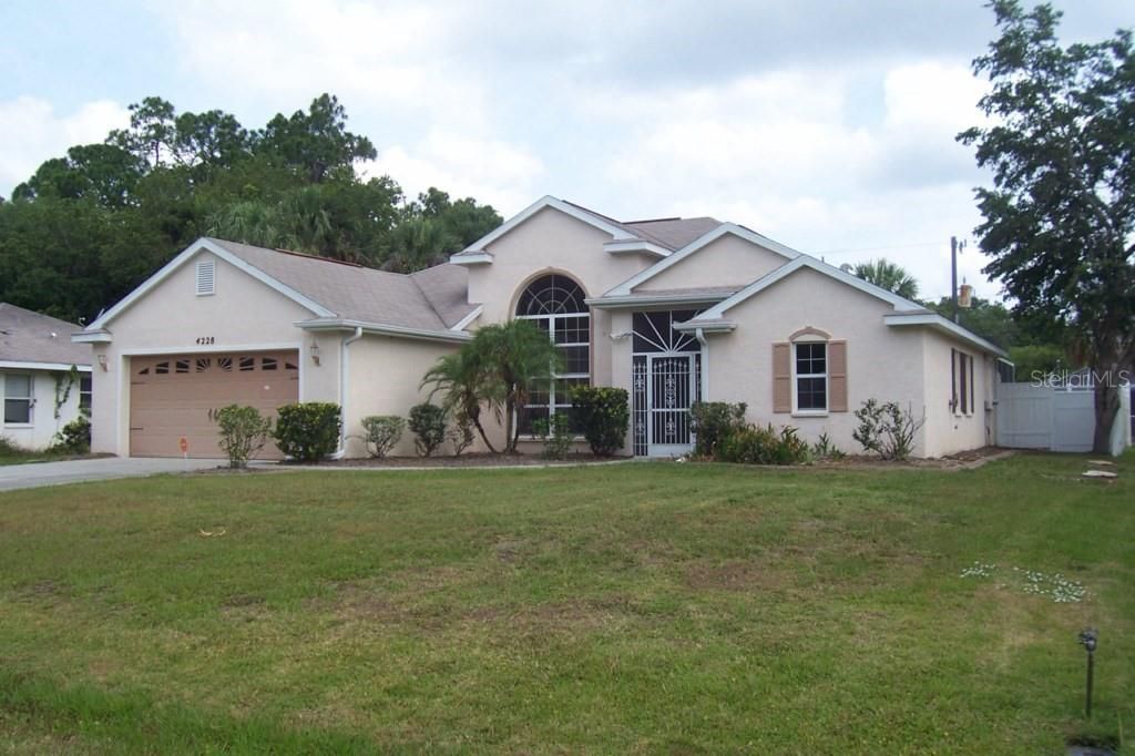 For Rent: $2,300 (3 beds, 2 baths, 1628 Square Feet)
