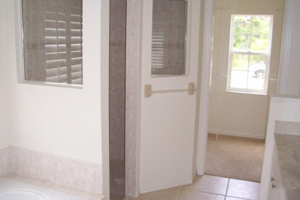 For Rent: $2,300 (3 beds, 2 baths, 1628 Square Feet)