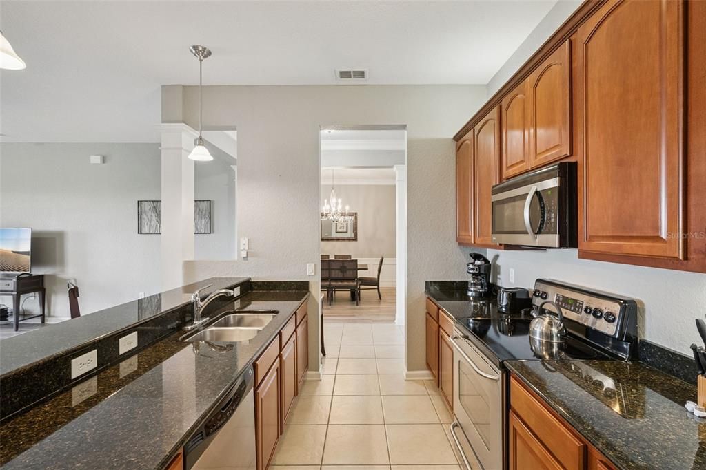 En Venta: $649,900 (3 camas, 2 baños, 2001 Pies cuadrados)
