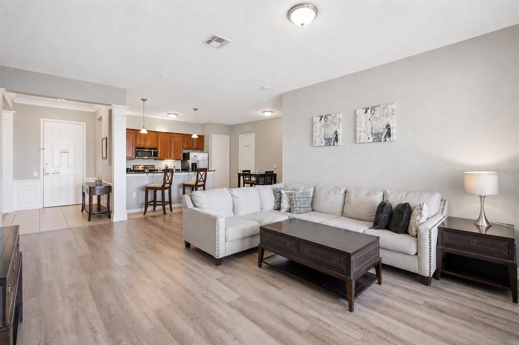 En Venta: $649,900 (3 camas, 2 baños, 2001 Pies cuadrados)