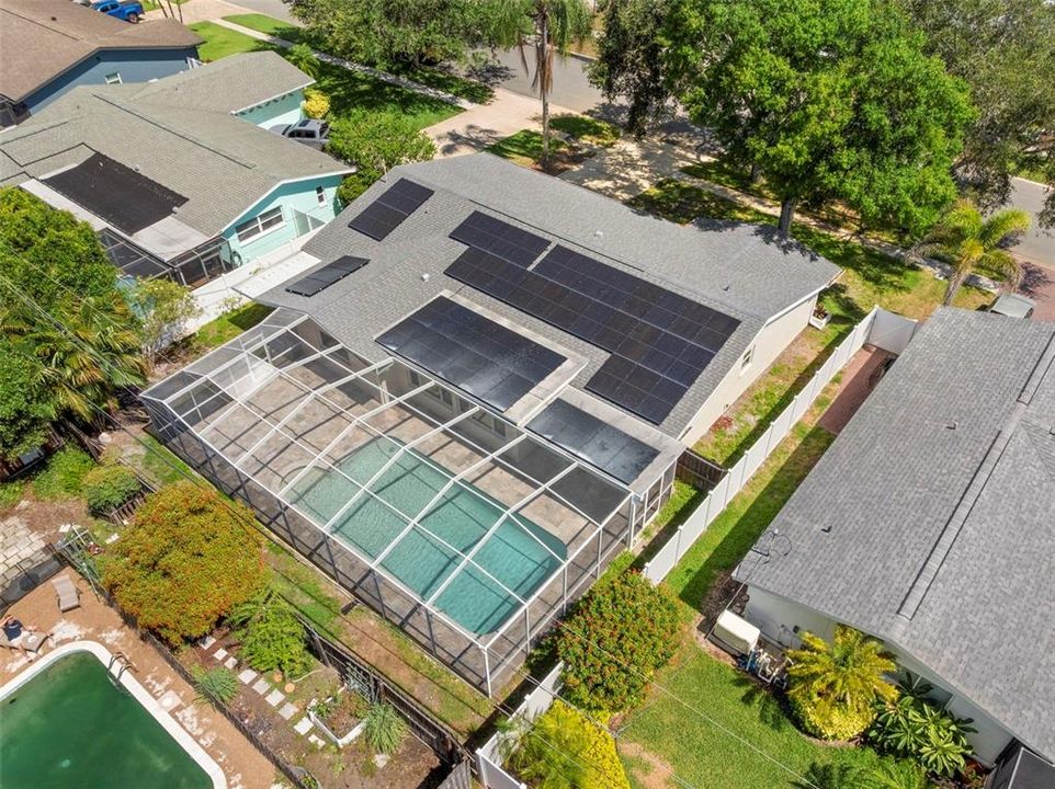 Activo con contrato: $600,000 (4 camas, 2 baños, 2102 Pies cuadrados)
