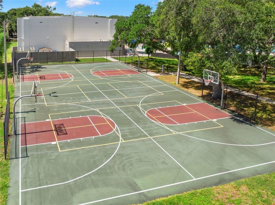 Activo con contrato: $600,000 (4 camas, 2 baños, 2102 Pies cuadrados)