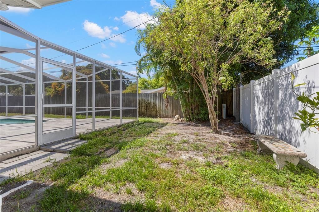 Activo con contrato: $600,000 (4 camas, 2 baños, 2102 Pies cuadrados)