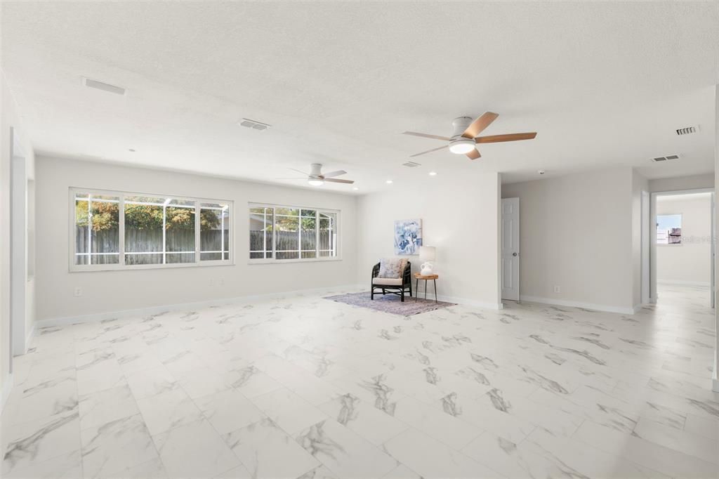 Activo con contrato: $600,000 (4 camas, 2 baños, 2102 Pies cuadrados)
