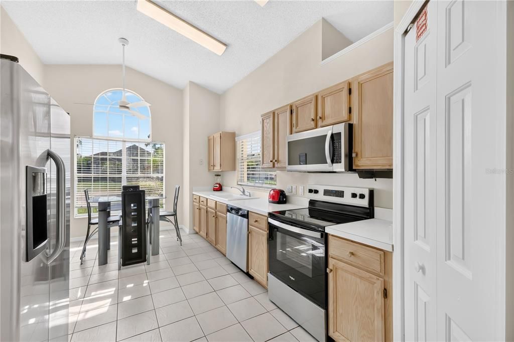 В аренду: $2,350 (3 спален, 2 ванн, 1496 Квадратных фут)