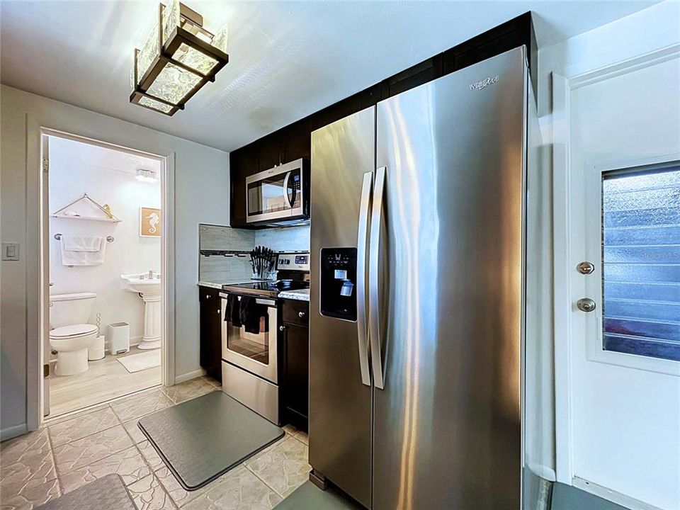 На продажу: $329,900 (3 спален, 2 ванн, 1399 Квадратных фут)