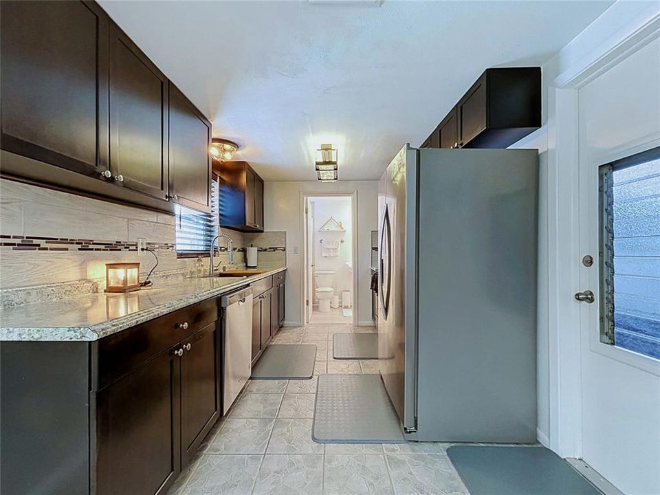 На продажу: $329,900 (3 спален, 2 ванн, 1399 Квадратных фут)