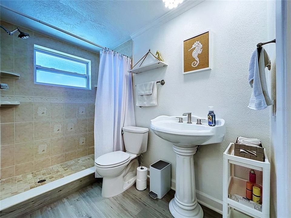 На продажу: $329,900 (3 спален, 2 ванн, 1399 Квадратных фут)