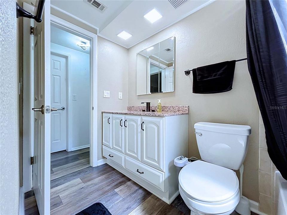 На продажу: $329,900 (3 спален, 2 ванн, 1399 Квадратных фут)
