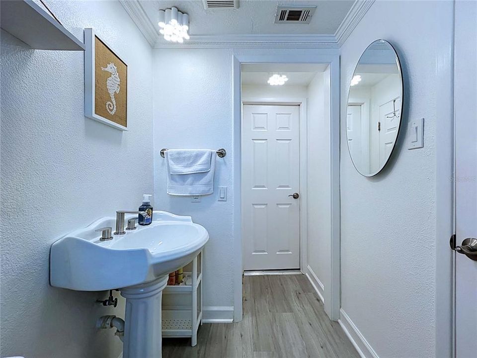 На продажу: $329,900 (3 спален, 2 ванн, 1399 Квадратных фут)