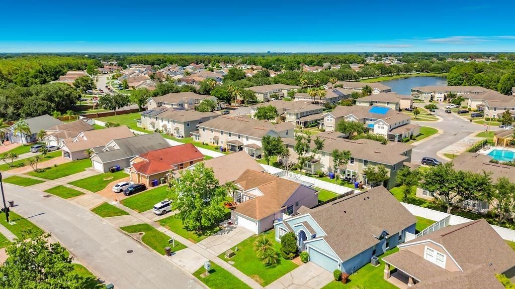 На продажу: $349,900 (3 спален, 2 ванн, 1688 Квадратных фут)