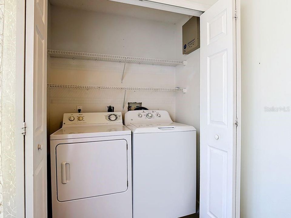 На продажу: $349,900 (3 спален, 2 ванн, 1688 Квадратных фут)