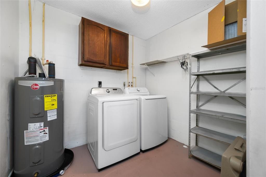На продажу: $184,900 (2 спален, 1 ванн, 992 Квадратных фут)
