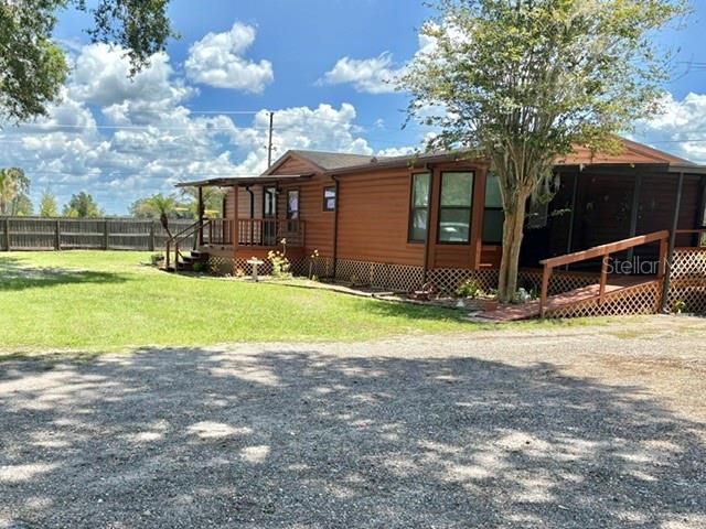 Active With Contract: $204,900 (2 beds, 2 baths, 1215 Square Feet)