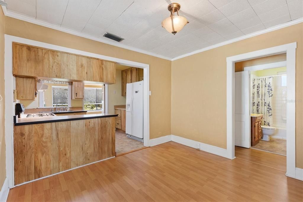 На продажу: $229,000 (3 спален, 1 ванн, 1454 Квадратных фут)