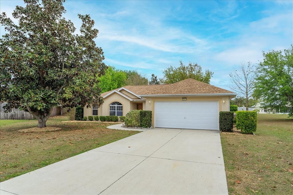 For Rent: $2,250 (3 beds, 2 baths, 1482 Square Feet)