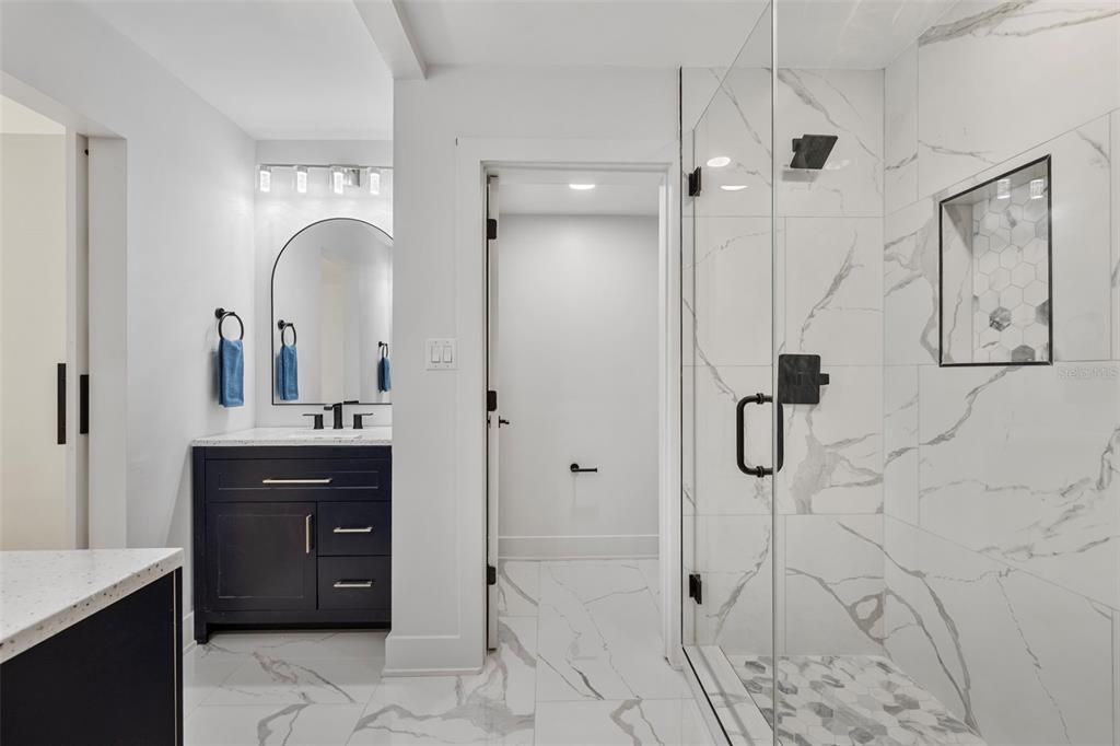 На продажу: $869,999 (3 спален, 2 ванн, 2340 Квадратных фут)