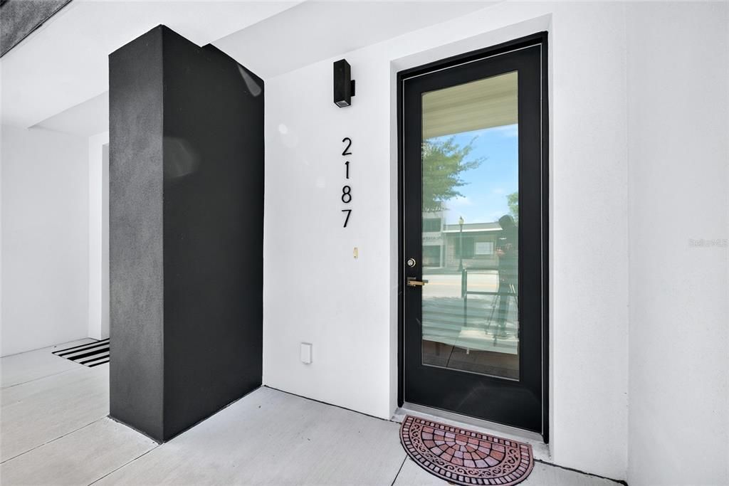 En Venta: $1,150,000 (3 camas, 3 baños, 2350 Pies cuadrados)
