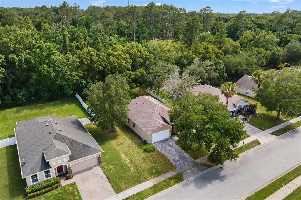 For Sale: $349,900 (4 beds, 2 baths, 1952 Square Feet)